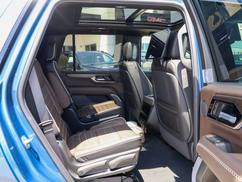 New 2026 GMC Yukon Denali Ultimate w/ LPO, Floor Liner Package AWD/4WD image 38