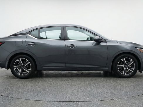 Used 2025 Nissan Sentra SV FWD image 11