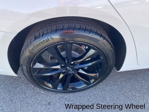 Used 2023 Chevrolet Malibu LT image 32