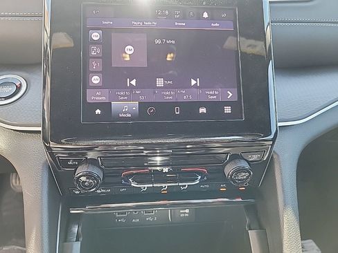 New 2025 Jeep Grand Cherokee Laredo X image 13