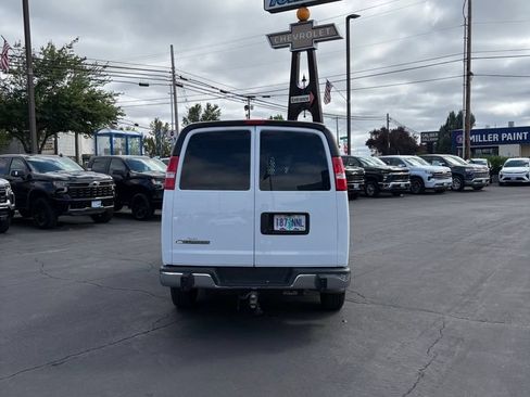 Used 2019 Chevrolet Express 2500 w/ Driver Convenience Package RWD image 6