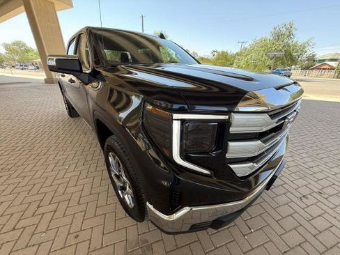 New 2026 GMC Sierra 1500 SLE image 16