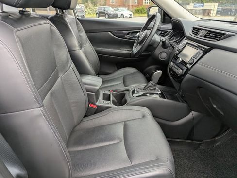 Used 2017 Nissan Rogue SL image 27