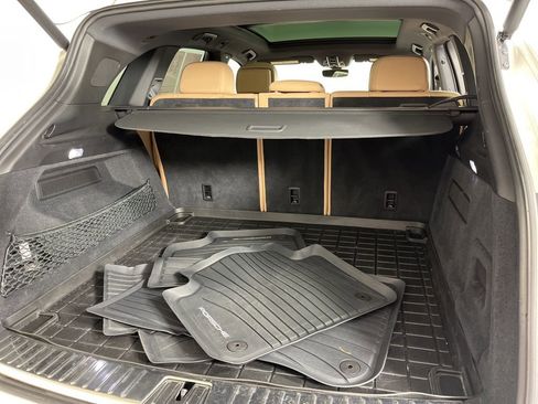 Used 2019 Porsche Cayenne Base image 10