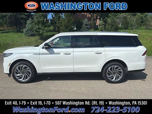 Used 2025 Lincoln Navigator L Reserve AWD/4WD image 1