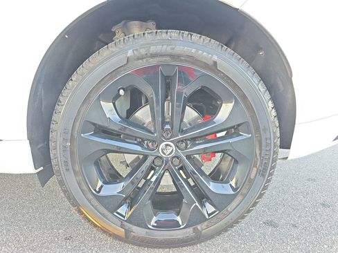 Used 2024 Jaguar F-PACE R-Dynamic S image 32