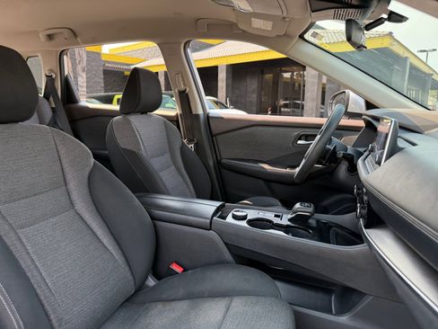 Used 2022 Nissan Rogue SV image 19