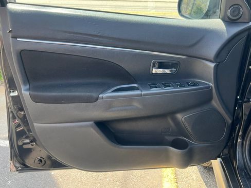 Used 2021 Mitsubishi Outlander Sport ES FWD image 12