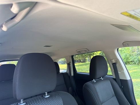 Used 2017 Mitsubishi Outlander SE AWD/4WD image 23