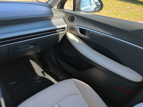 Used 2025 Hyundai Sonata SEL FWD image 15