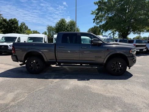 Used 2020 RAM 2500 Laramie w/ Night Edition AWD/4WD image 4