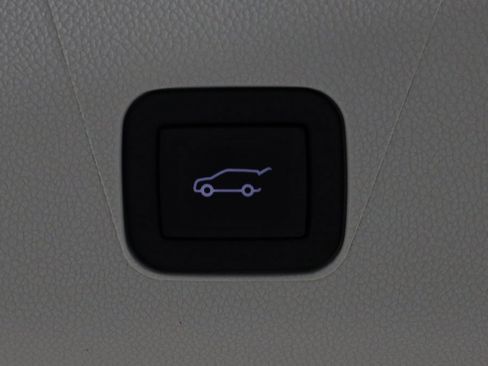 Used 2025 Cadillac Escalade Sport Platinum w/ LPO, ONYX Package image 9