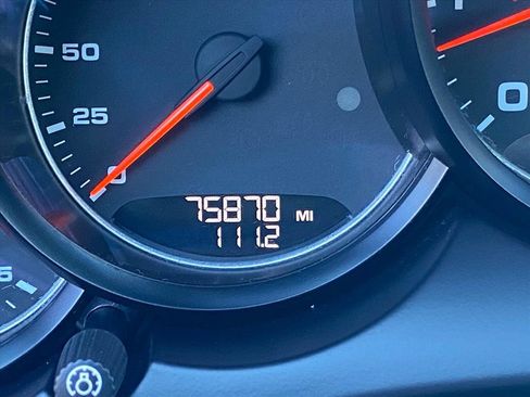 Used 2018 Porsche Cayenne Platinum Edition image 16