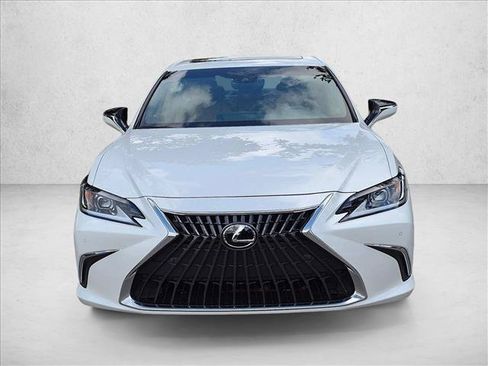 Used 2025 Lexus ES 350 w/ Premium Package FWD image 2