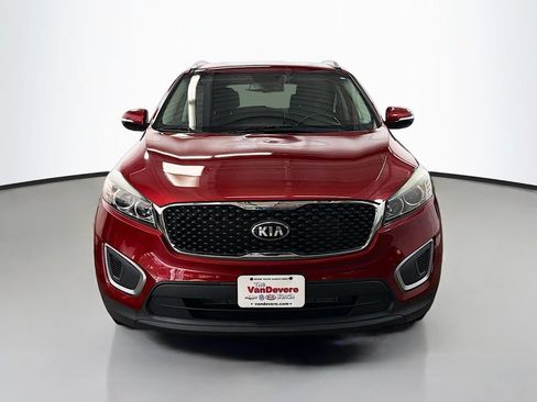 Used 2017 Kia Sorento FWD w/ LX Convenience Package image 2