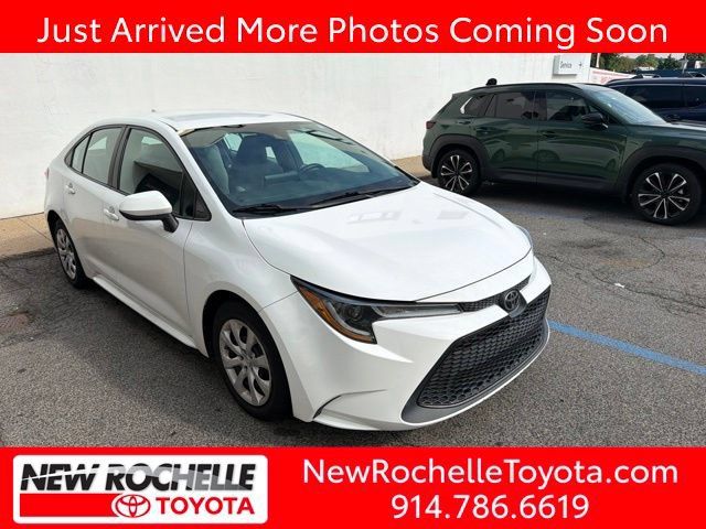 Used 2021 Toyota Corolla LE FWD image 1