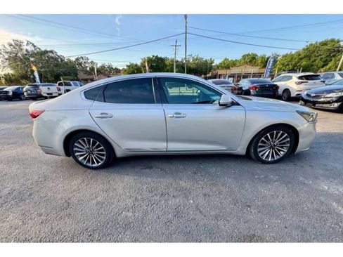 Used 2017 Kia Cadenza Technology FWD image 4