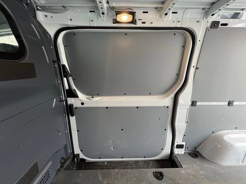 Used 2025 Mercedes-Benz Sprinter 2500 image 31