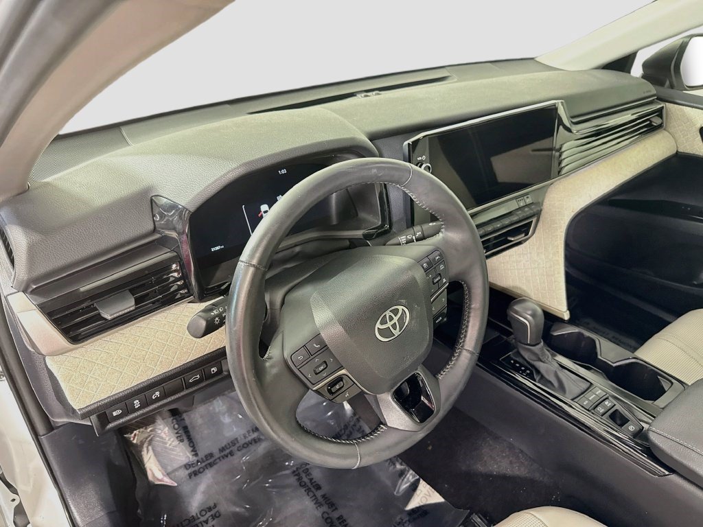Used 2025 Toyota Camry XLE FWD image 22