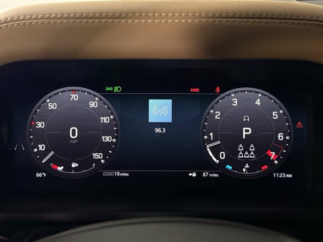 New 2026 Land Rover Defender 130 V8 AWD/4WD image 22