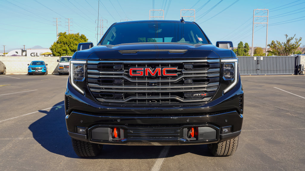 New 2026 GMC Sierra 1500 AT4 w/ AT4 Premium Package AWD/4WD image 4