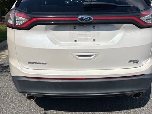 Used 2017 Ford Edge SEL w/ Equipment Group 201A AWD/4WD image 10