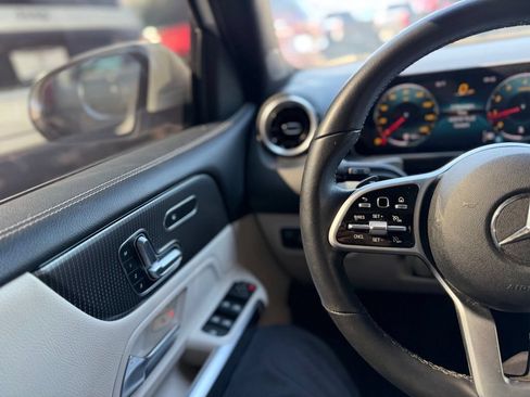Used 2021 Mercedes-Benz GLB 250 image 7