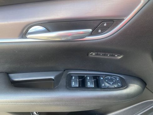 Used 2017 Cadillac XT5 Luxury image 14