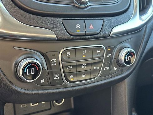 Used 2024 Chevrolet Equinox LT image 39