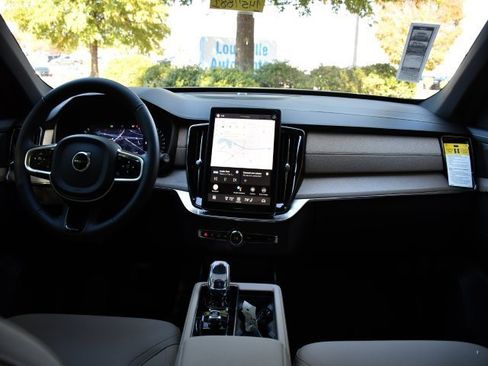 New 2026 Volvo XC90 B6 Plus w/ Protection Package Premier image 18