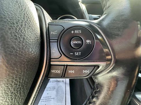 Used 2021 Toyota Camry SE FWD image 16