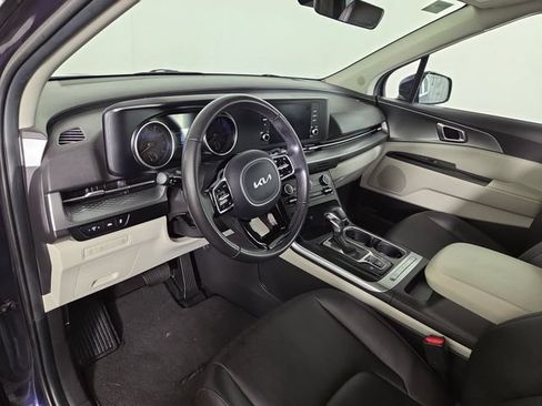 Certified 2024 Kia Carnival LX FWD image 13