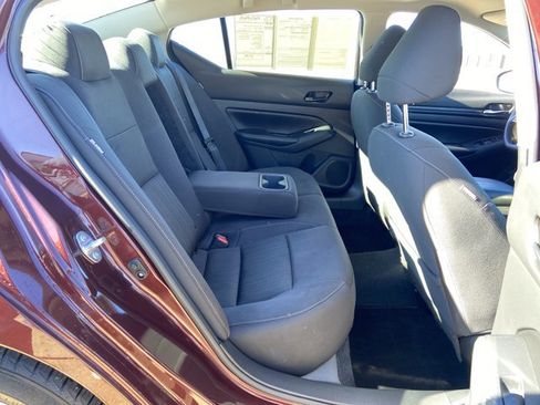 Used 2024 Nissan Altima 2.5 SV image 13