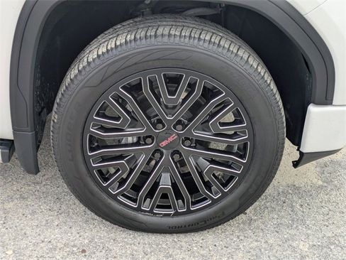 Used 2022 GMC Sierra 1500 Denali w/ Denali Premium Package image 10