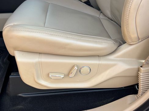 Used 2019 Ford F250 Lariat w/ FX4 Off-Road Package image 9