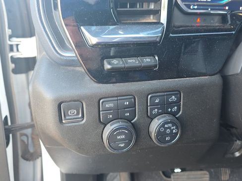 Used 2024 Chevrolet Silverado 3500 High Country w/ High Country Premium Package image 15