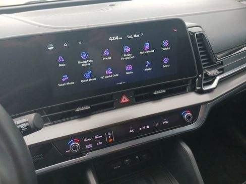 Used 2023 Kia Sportage EX image 9