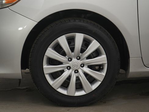 Used 2012 Toyota Corolla LE image 25