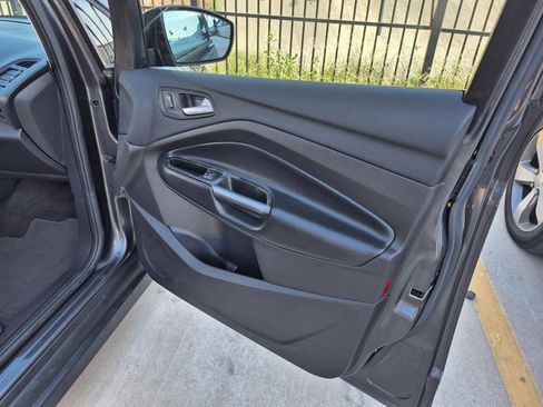 Used 2017 Ford C-MAX SE image 13