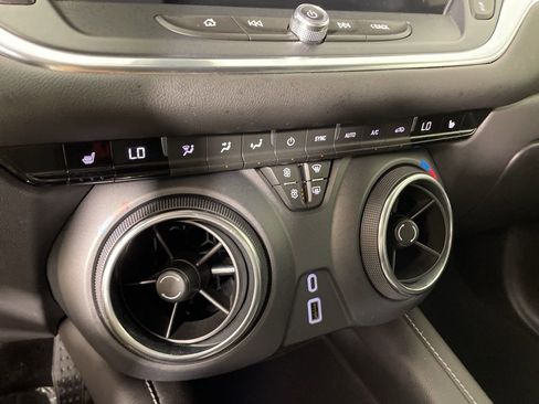 Used 2024 Chevrolet Blazer LT image 36