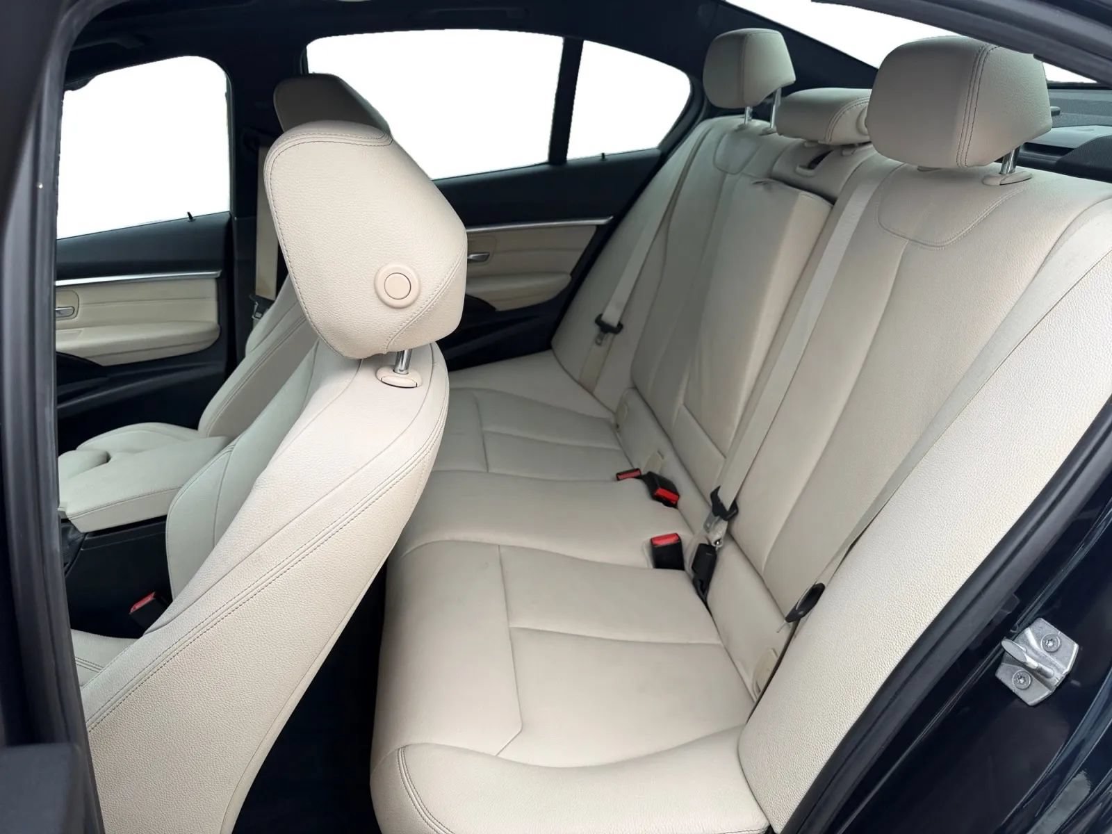 Used 2017 BMW 330i Sedan RWD image 15