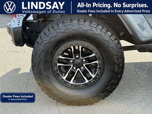 Used 2025 Jeep Wrangler Unlimited Rubicon AWD/4WD image 8