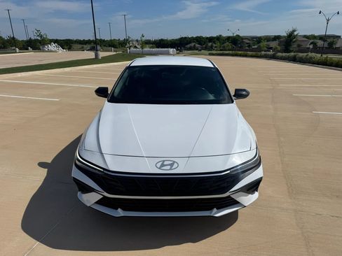 Used 2025 Hyundai Elantra Sport FWD image 7