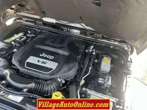 Used 2016 Jeep Wrangler Unlimited Rubicon AWD/4WD image 38