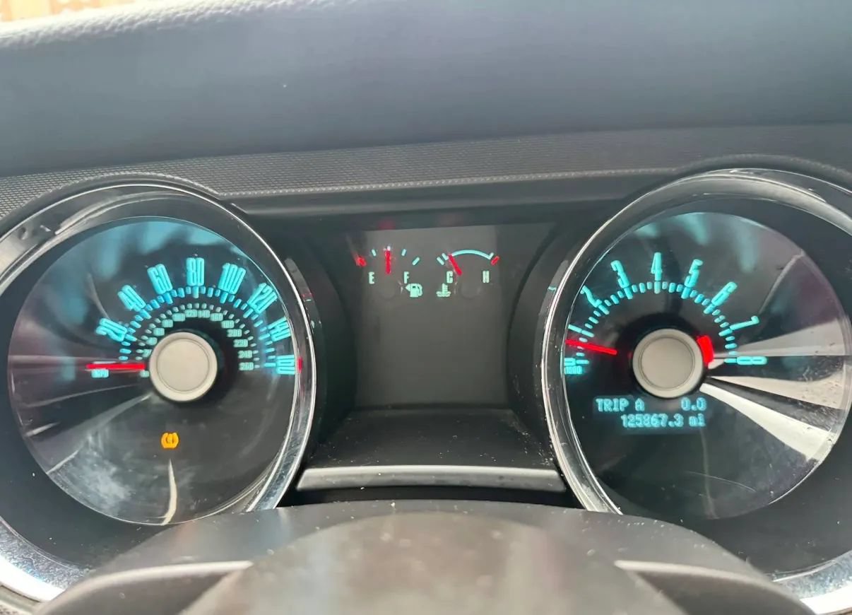 Used 2012 Ford Mustang Coupe RWD image 10
