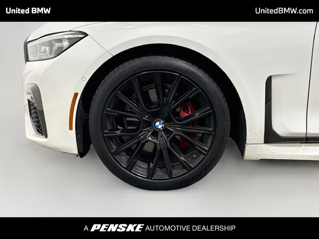 Used 2020 BMW 740i w/ M Sport Package RWD image 9