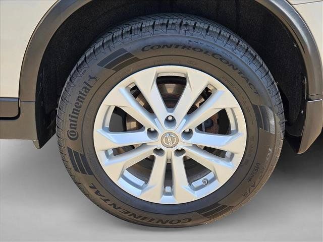 Used 2016 Nissan Rogue SV AWD/4WD image 23