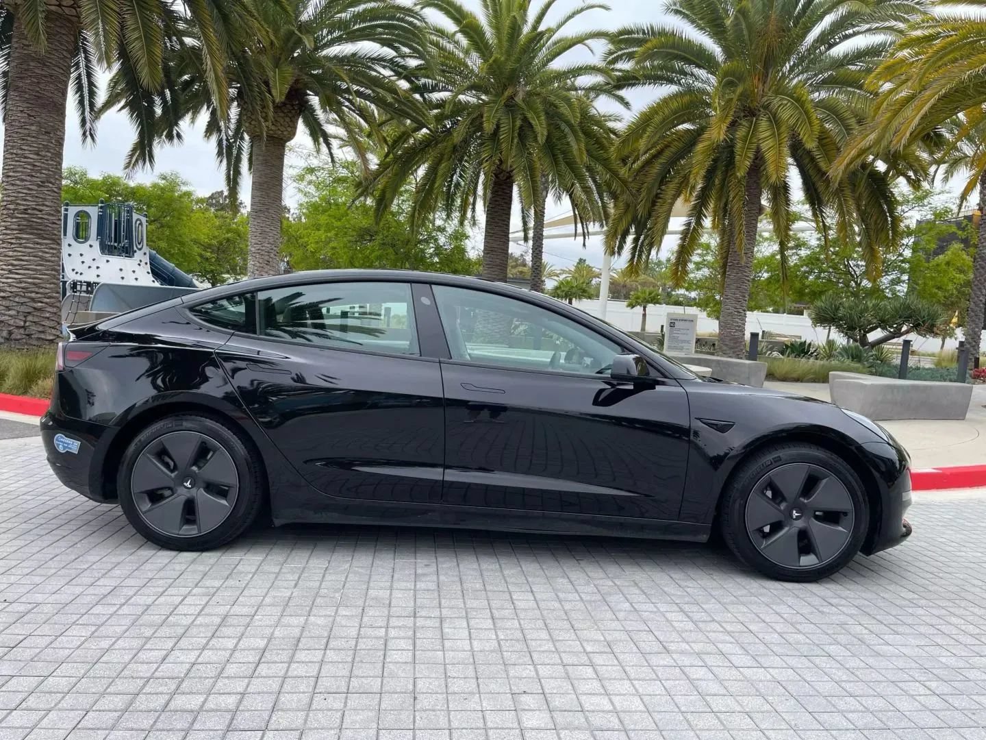 Used 2023 Tesla Model 3 Standard Range RWD image 7