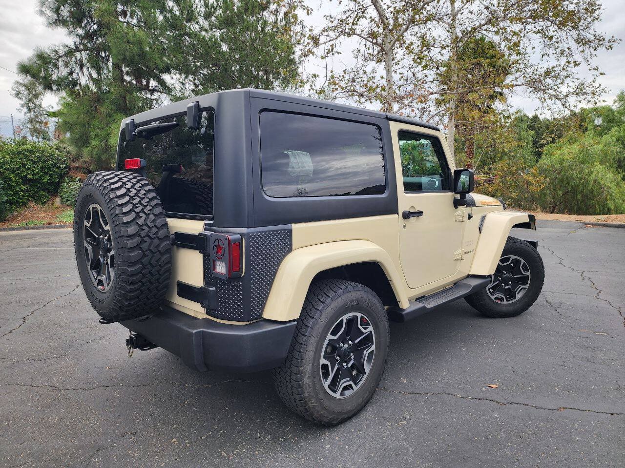 Used 2011 Jeep Wrangler Sahara w/ Dual Top Group AWD/4WD image 7