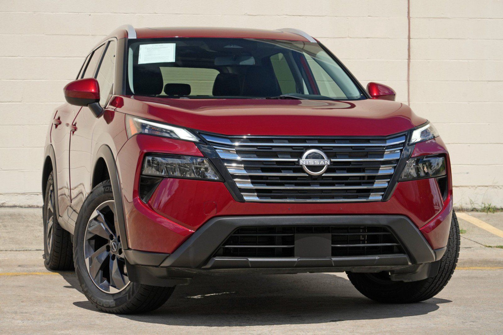 Used 2024 Nissan Rogue SV w/ SV Premium Package AWD/4WD image 2
